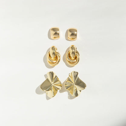 mini knot post earring